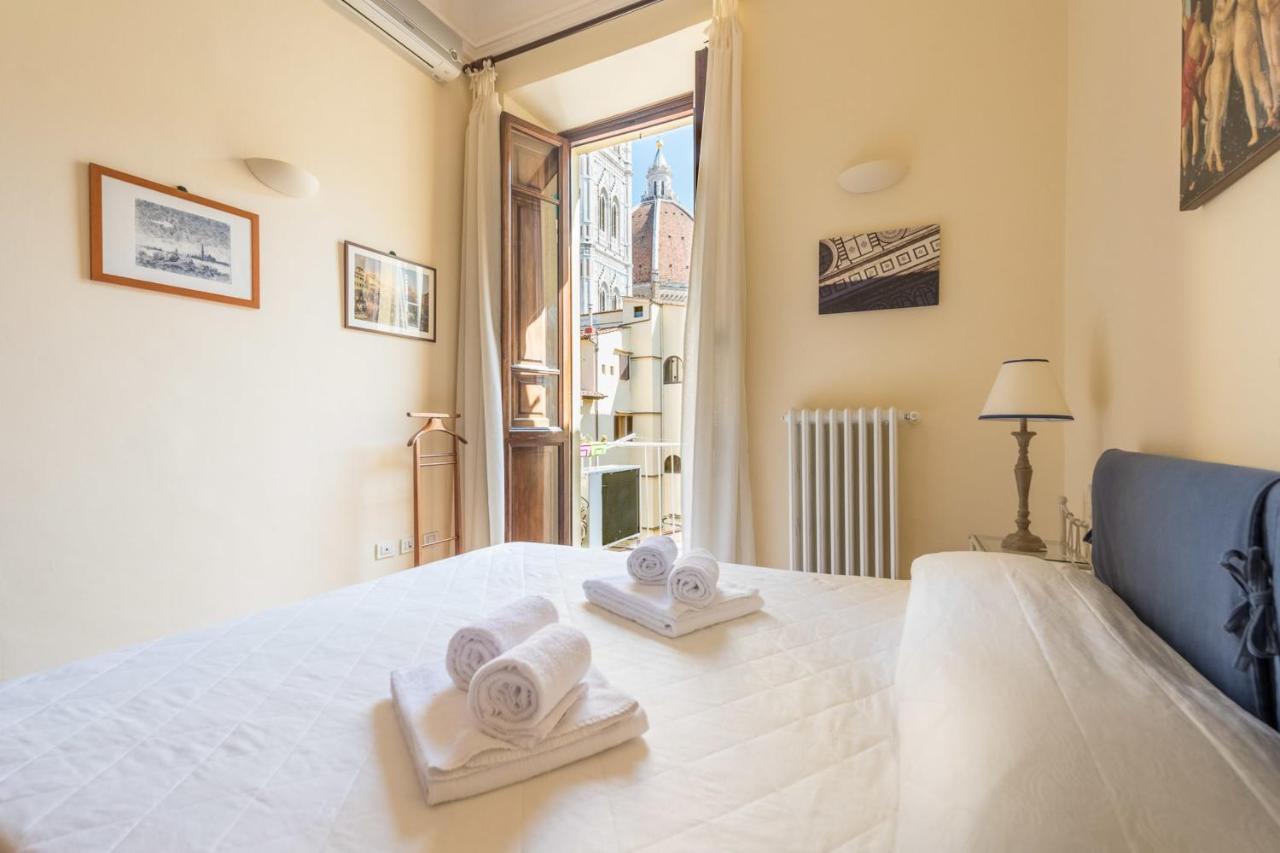 Charming 2Bed Apartment Overlooking Duomo - Hosted By Sweetstay Florence Luaran gambar