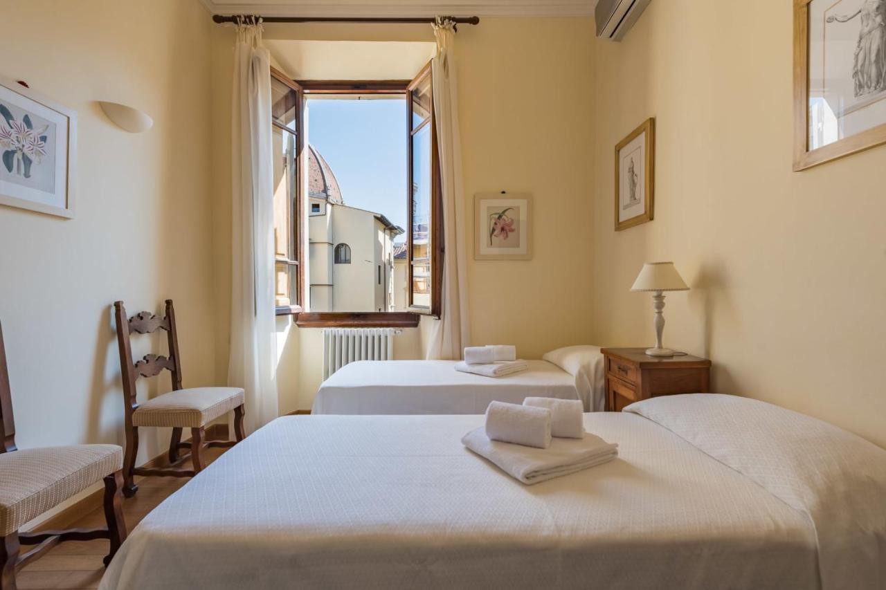 Charming 2Bed Apartment Overlooking Duomo - Hosted By Sweetstay Florence Luaran gambar