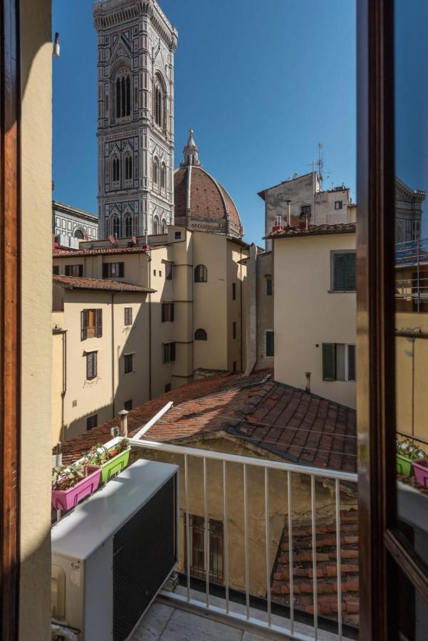 Charming 2Bed Apartment Overlooking Duomo - Hosted By Sweetstay Florence Luaran gambar